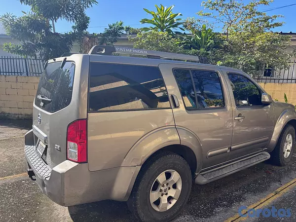 jeepetas y camionetas - Nissan Pathfinder 2005 Marron Version Se 3