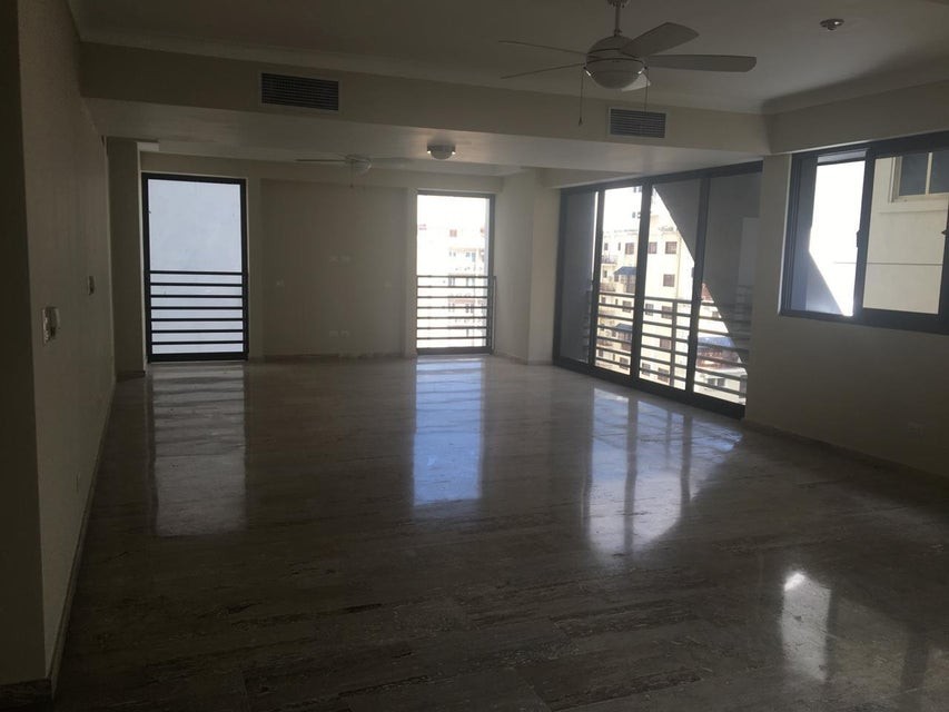 apartamentos - Apartamento en venta #23-1211 con 3 dormitorios, aire acondicionado, seguridad. 2