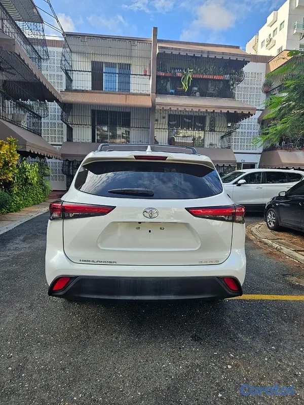 jeepetas y camionetas - Toyota Highlander XLE 2020 3