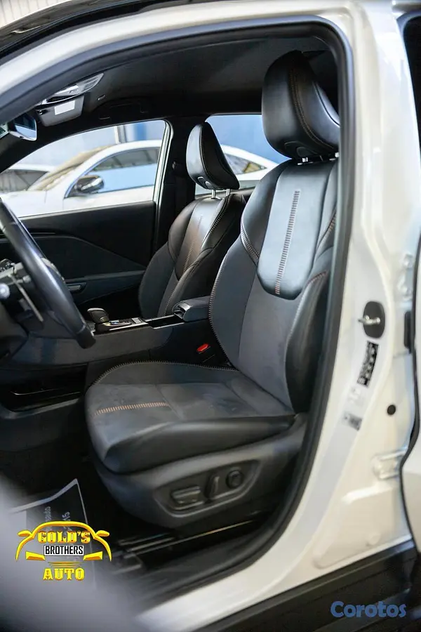 jeepetas y camionetas - LEXUS LBX CoolSportHibrida 2025 7