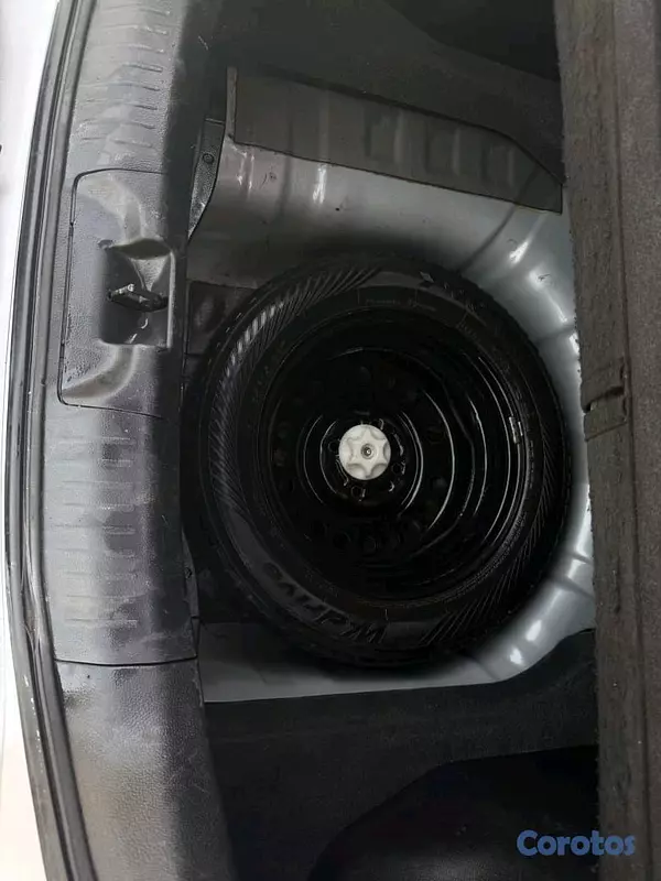 carros - Nissan Tiida 2008 Hatchback 7