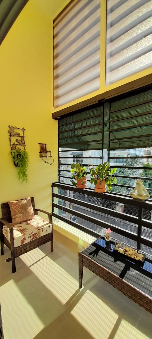 casas - Apartamento con terraza 4to piso en los Prados 
 3