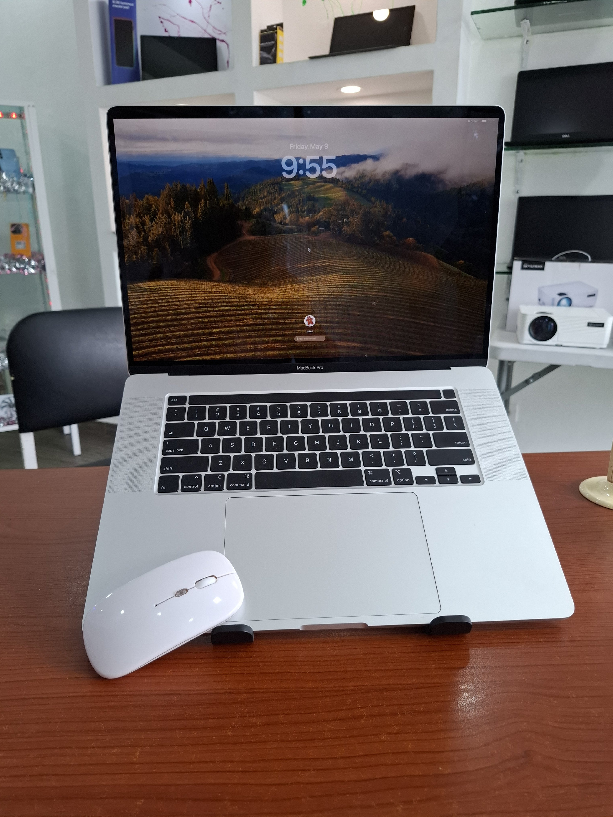 computadoras y laptops - Macbook Pro 2019 i9 64GB de ram y 1tb ssd 16 pulgadas


Somos Tienda física  8