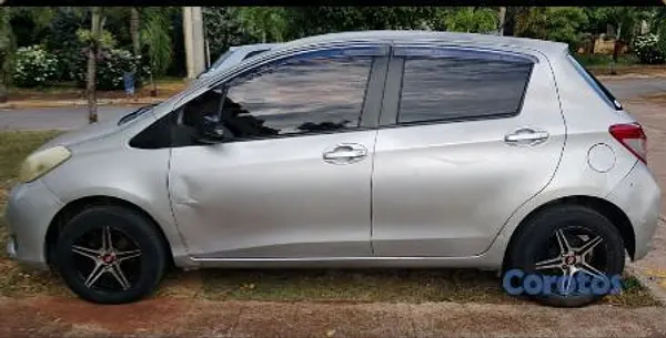 carros - toyota vitz 2012  7