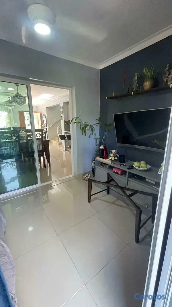 casas - Elegante casa de 2 niveles, en residencial cerrado 14
