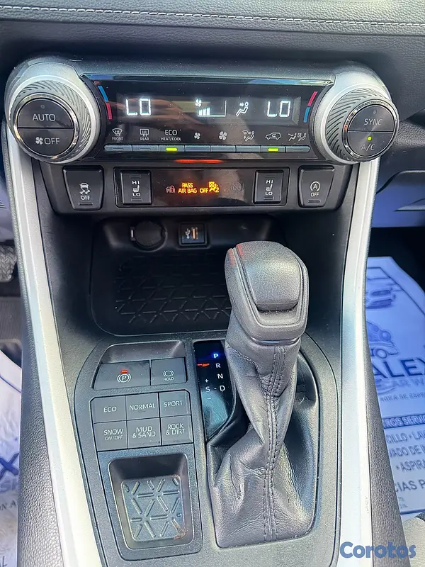 jeepetas y camionetas - Toyota RAV4 XLE Premium 2023 11