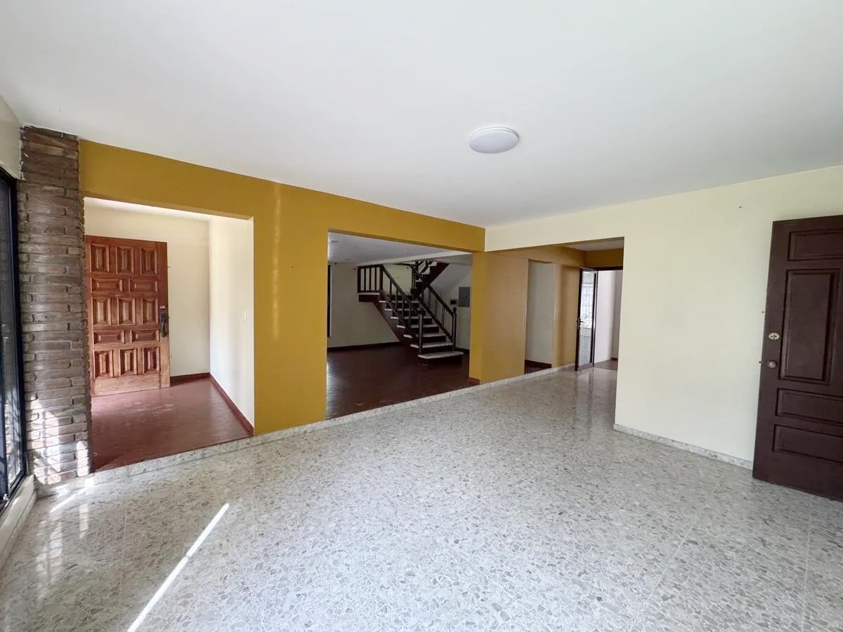 oficinas y locales comerciales - Propiedad comercial en arroyo viejo 5
