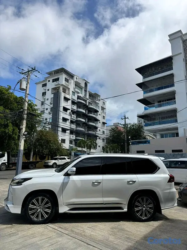 jeepetas y camionetas - lexus LX 570 2016 super sport  2
