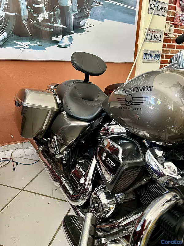 motores y pasolas - Harley Davidson Street Glide año 2017 3