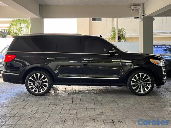 jeepetas y camionetas - Lincoln Navigator  2