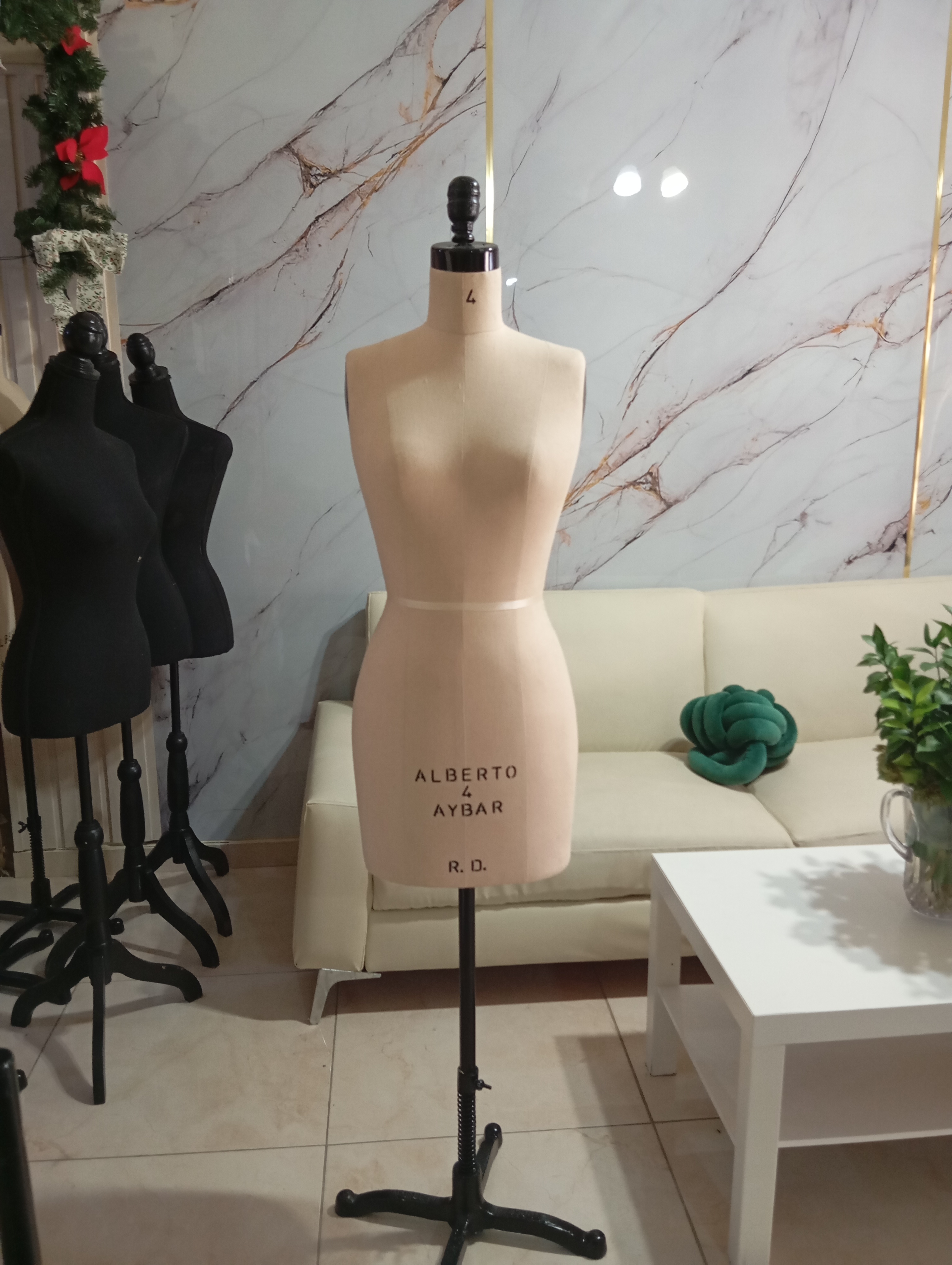 equipos profesionales - Bajamos el precio!!!! Maniquíes para pasarelas, terminación elegante 