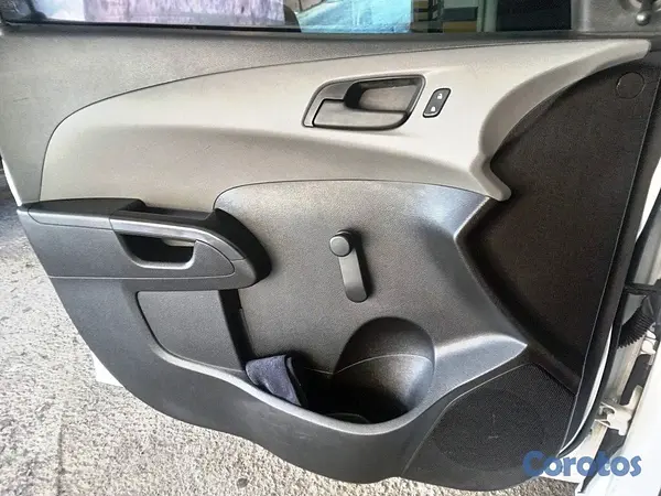 carros - Chevy Sonic Mecanico 2015 LS Hatchback  16
