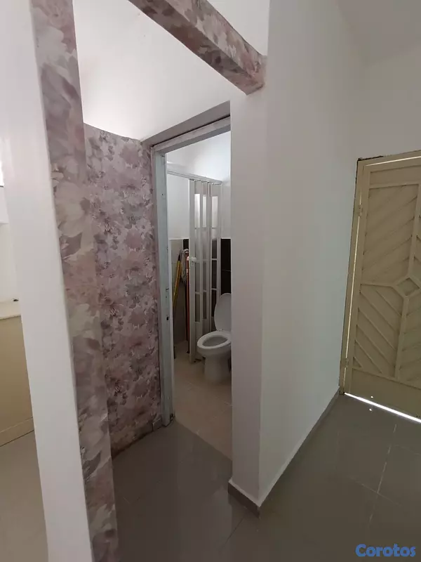 oficinas y locales comerciales - La Enriquillo, local en 2do nivel 120m Oportunidad 10