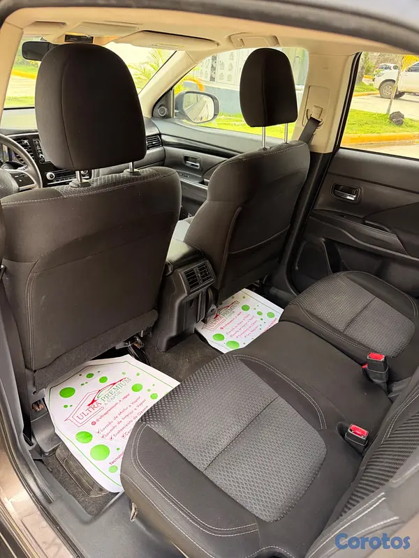 jeepetas y camionetas - Mitsubishi Outlander 2020 15