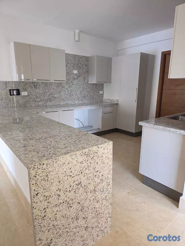 apartamentos - CACICAZGOS VENDE 2DA CON TERRAZA EXCLUSIVA TORRE  UBICACIÓN UNICA 9