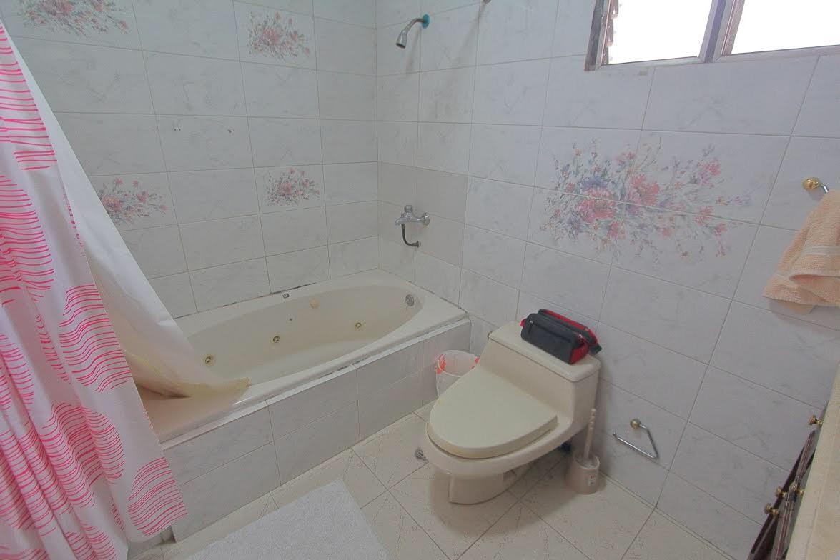 casas - HERMOSA CASA EN VENTA ALTOS DE ARROYO HONDO 5