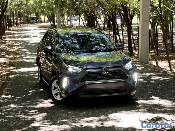 jeepetas y camionetas - Toyota RAV4 XLE 2022 4