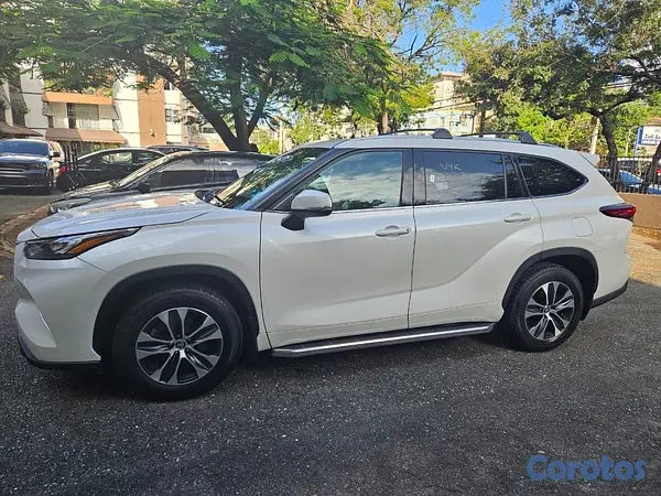 jeepetas y camionetas - Toyota Highlander XLE 2020 2