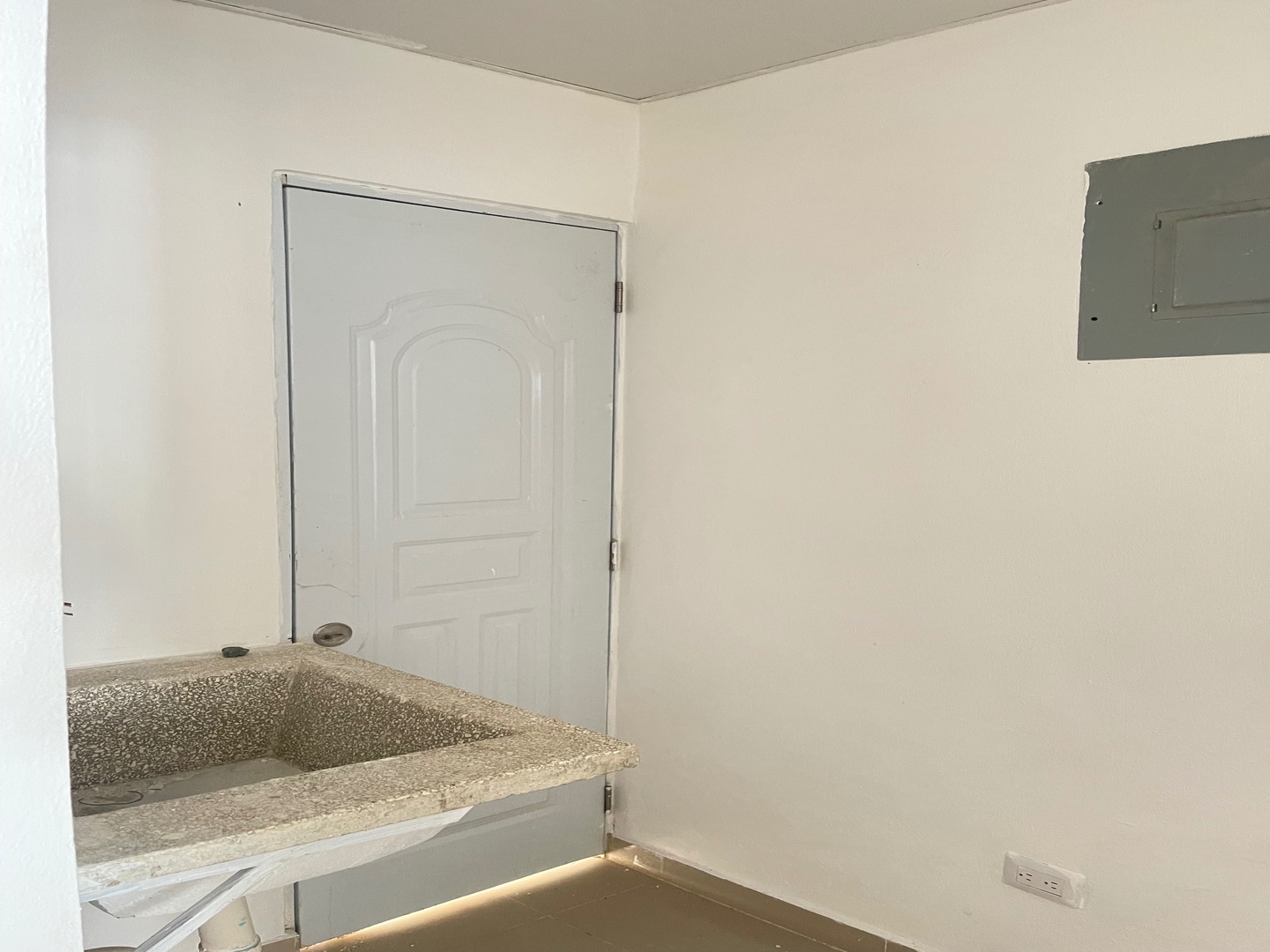 apartamentos - Alquilo en Santiago en los Llanos de Gurabo 
Los rieles De Santiago  8