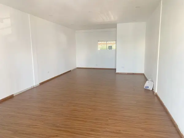oficinas y locales comerciales - Local en el mirador  50 metros  3