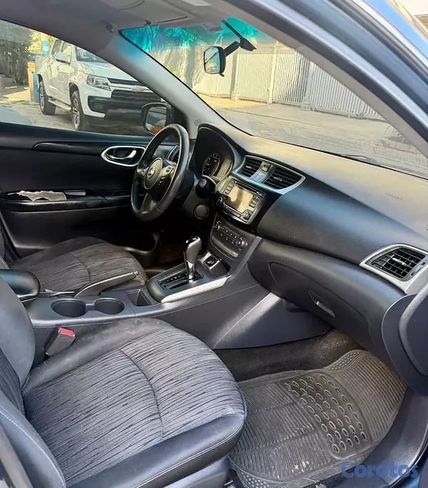 carros - Nissan Sentra SV  2016 9