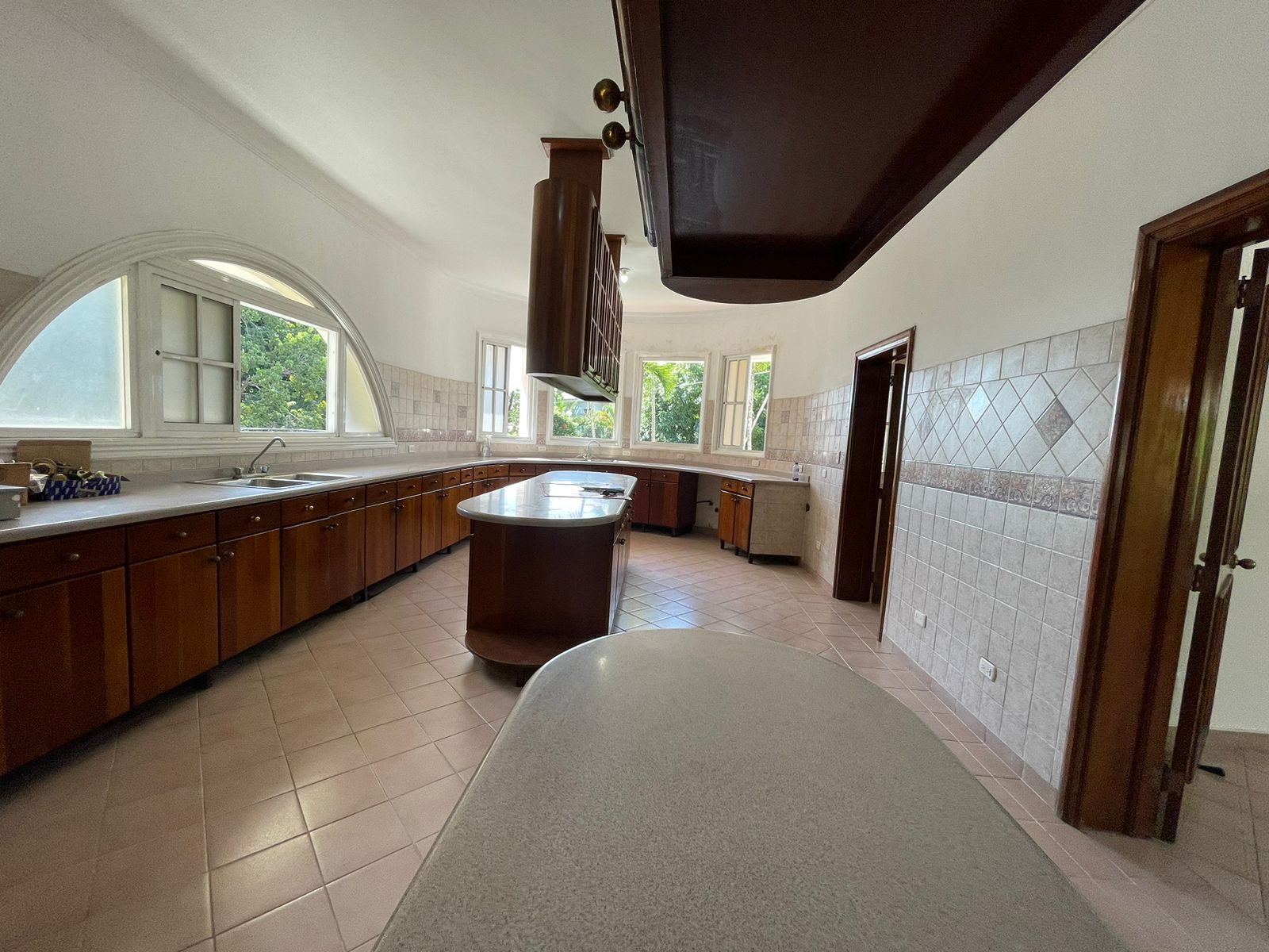 casas - Mansión De 3 Niveles En Zona Exclusiva De Los Ríos 7