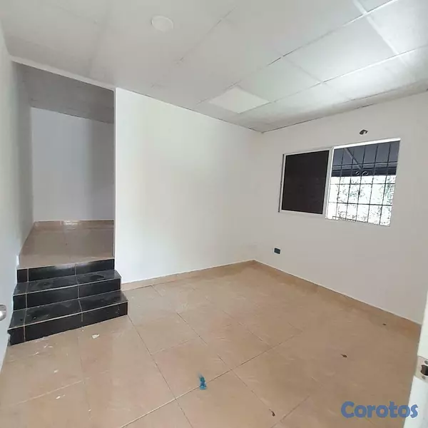 oficinas y locales comerciales - Alquiler Local Ubicado en Bella Vista 7