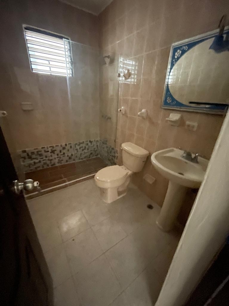casas - Casa de Venta en Gurabo 3