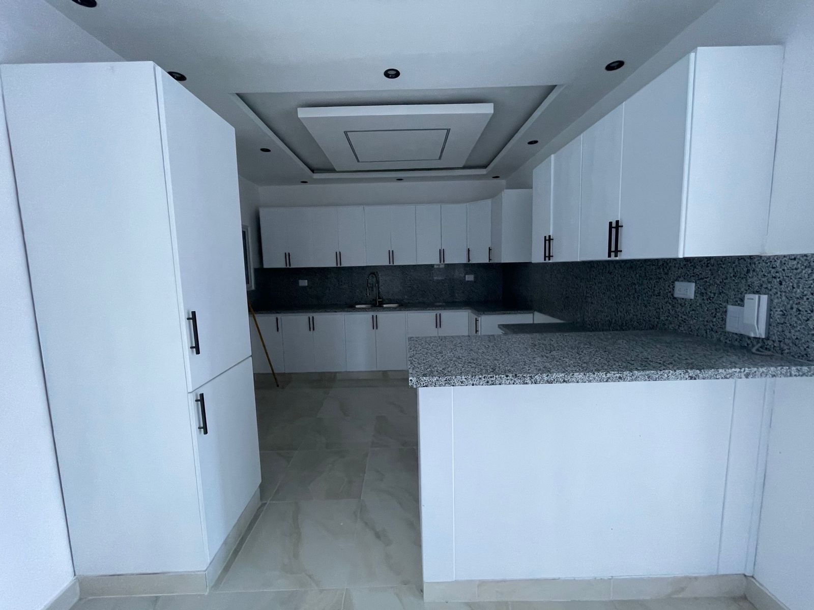 apartamentos - venta de apartamento 343mt segunda con terraza en los tres ojos Santo Domingo 4
