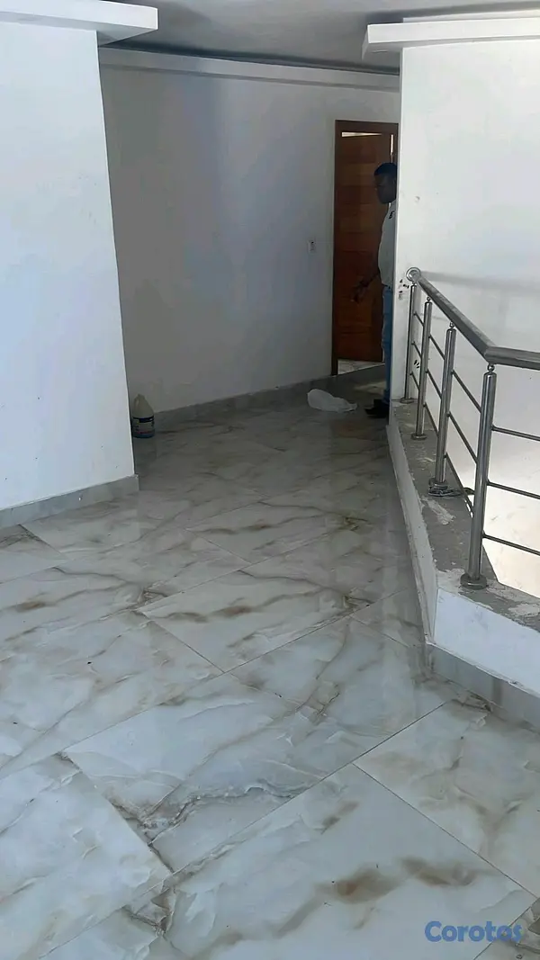 casas - casa de dos niveles con piscina en Res. Arismar Santo Domingo Este. 8