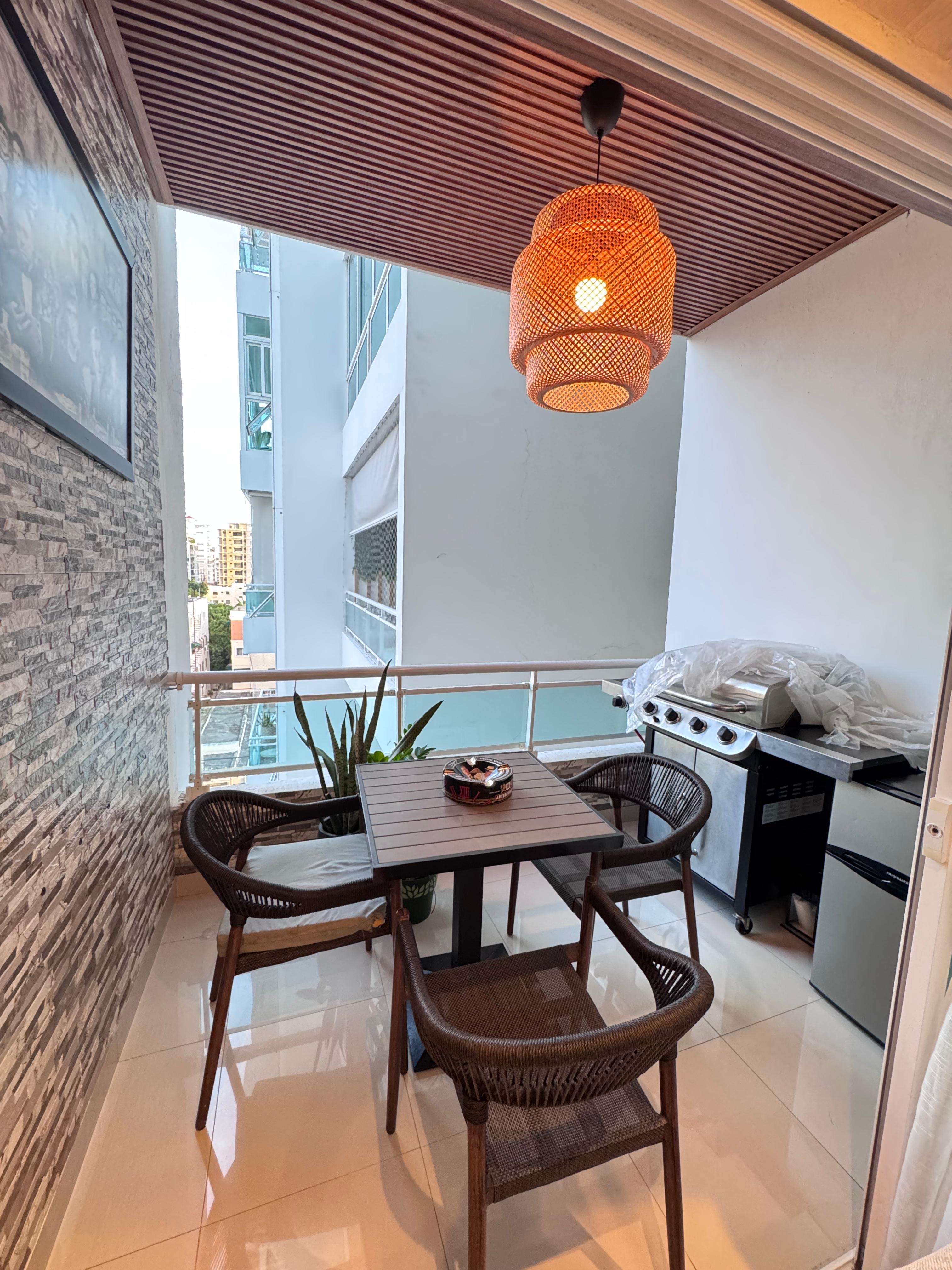 apartamentos - Vendo Evaristo morales piso 6 dos hab 2.5 baños do 1