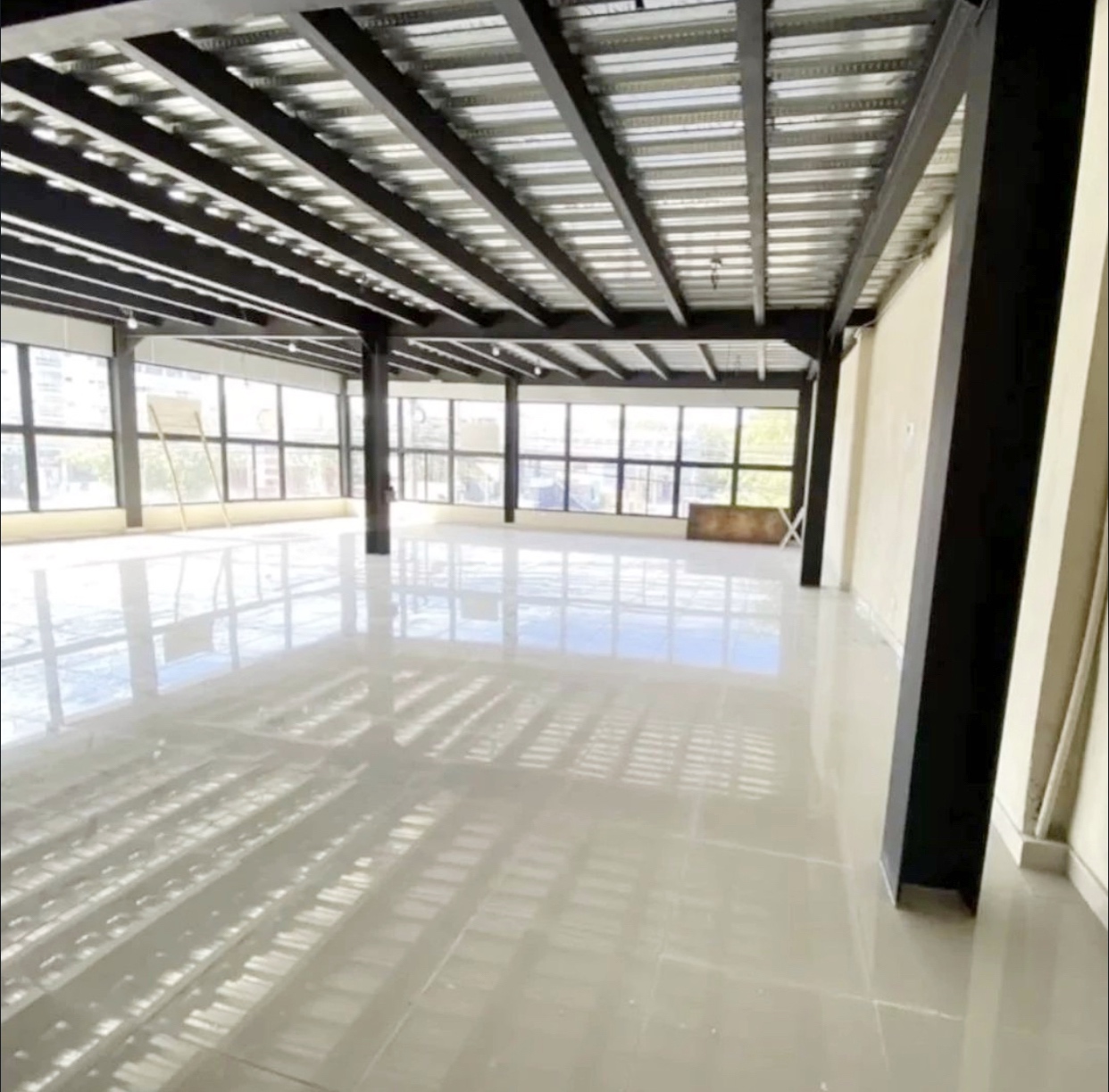 oficinas y locales comerciales - Local céntrico en arroyo hondo viejo 3