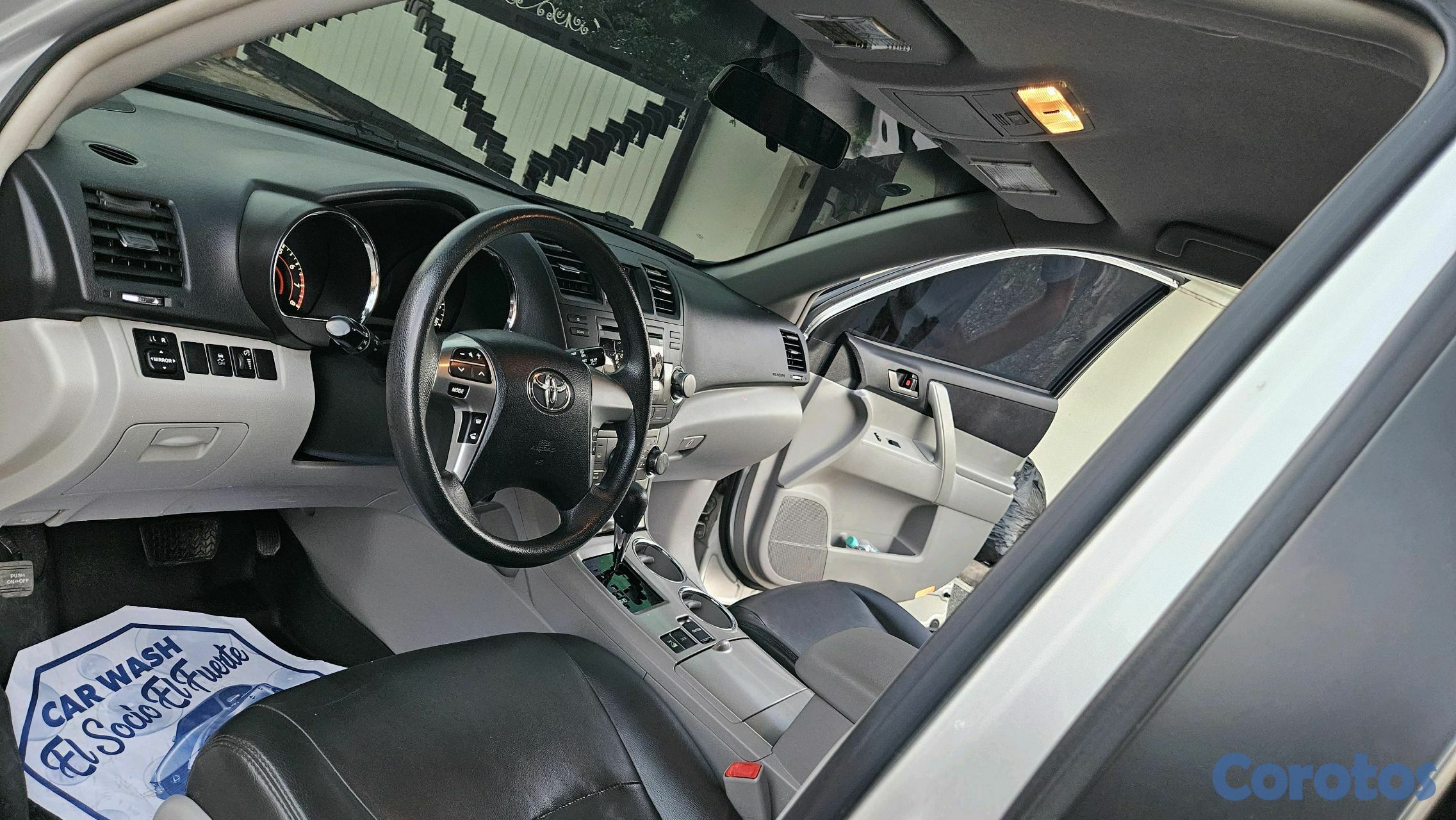 jeepetas y camionetas - Toyota highlander 2012 4wd 5