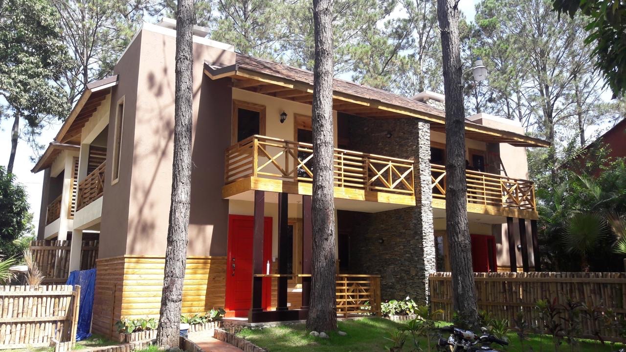 casas vacacionales y villas - JARABACOA 🌲 VENTA Tipo Town HouseVilla pequeña de 1 habitación + Ático cómo  5