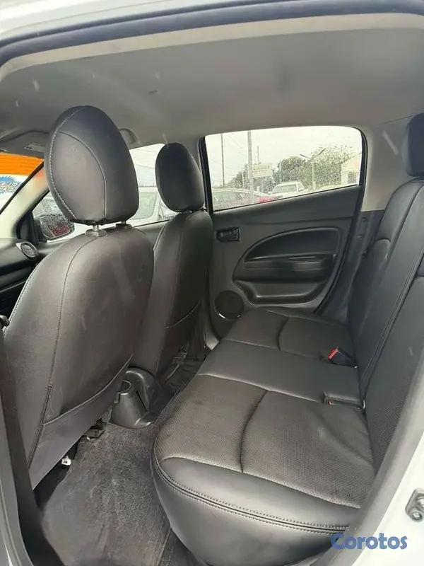 carros - Mitsubishi Mirage ES 2022 Hatchback 8