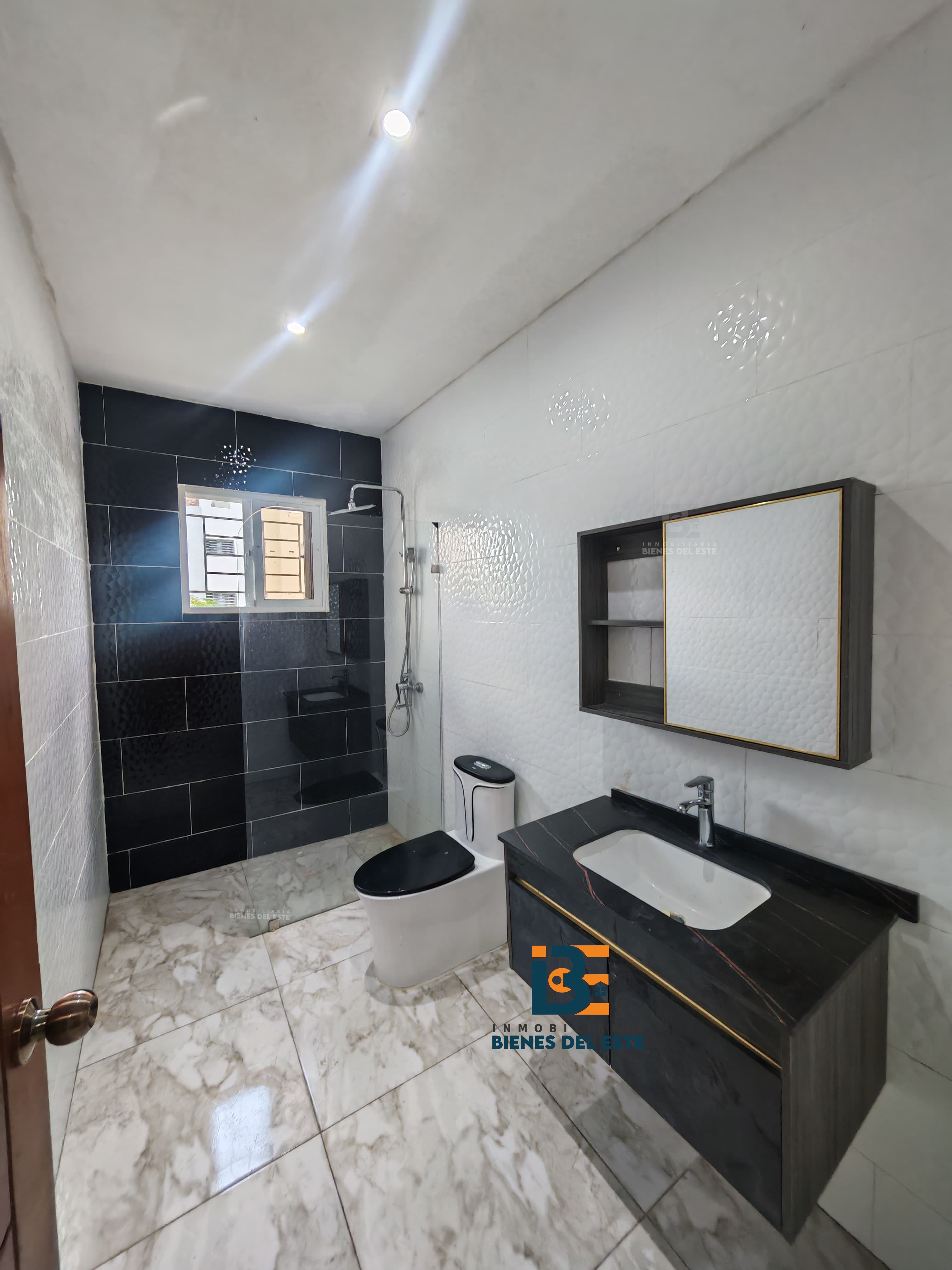 casas - Se Alquila Casa de Dos Niveles con Piscina SPM 8