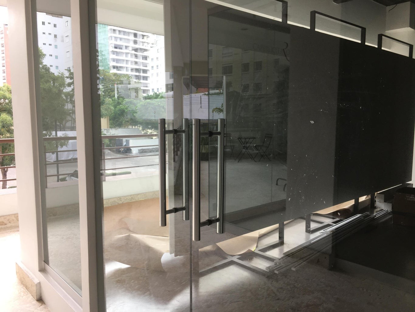 oficinas y locales comerciales - Amplio Local de 52 m2, se encuentra en el SEGUNDO NIVEL 9