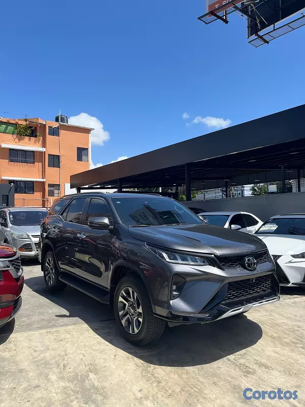 jeepetas y camionetas - Toyota Fortuner Diamond TSS 2023 2