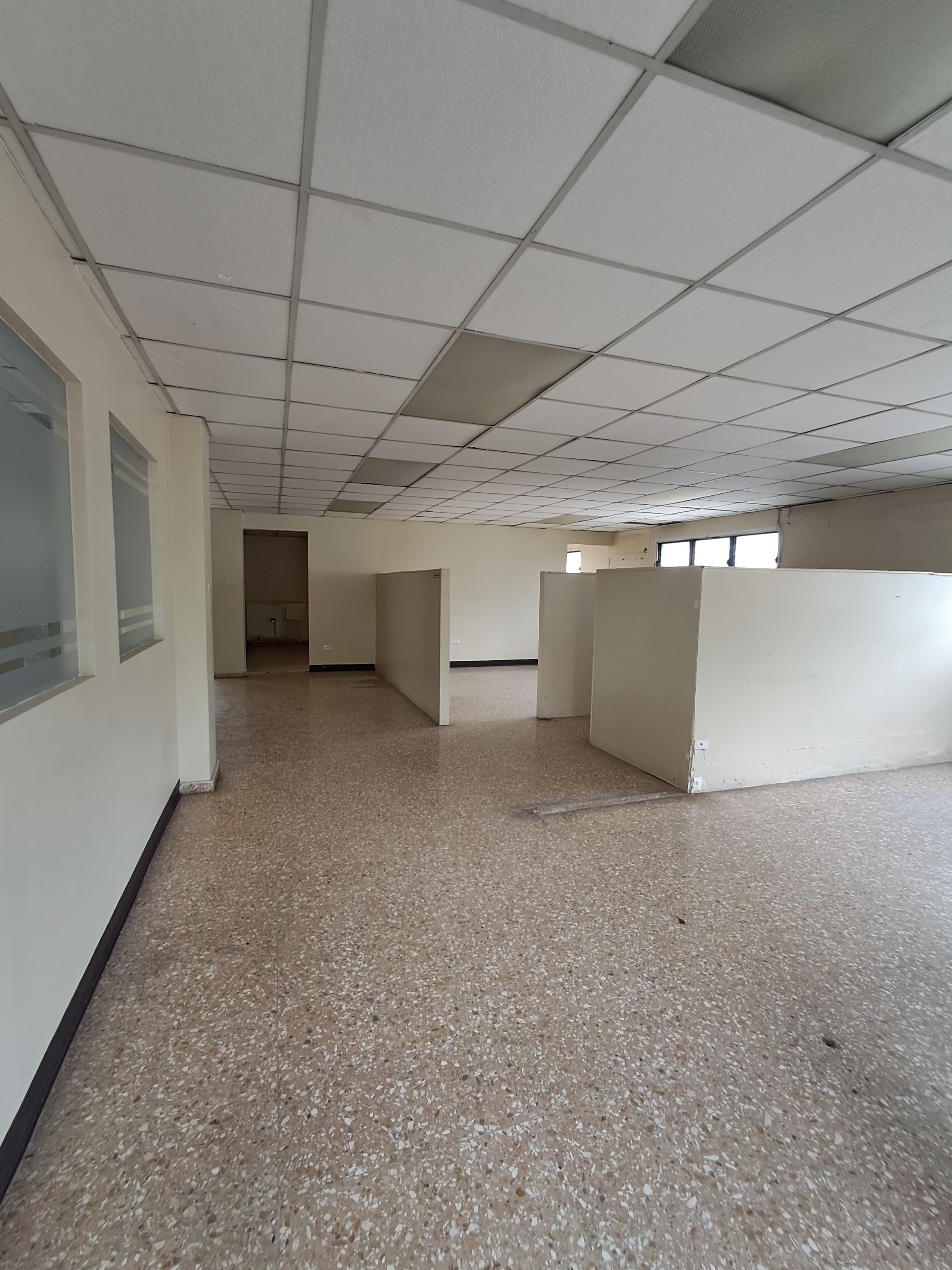 oficinas y locales comerciales - Amplio local para oficinas en Gazcue 5