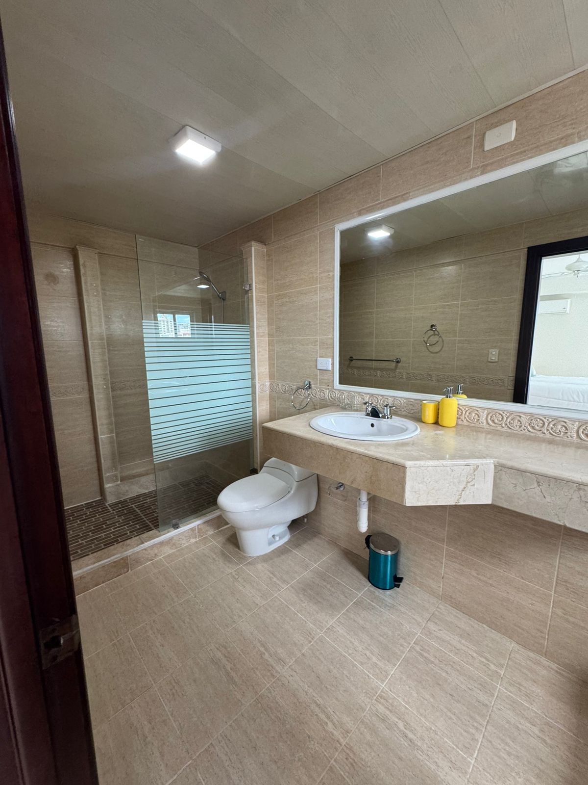 apartamentos - VENDO Amueblado Full Piso 5 En Piantini de 3 Habitaciones
CODIGO: PD447 8