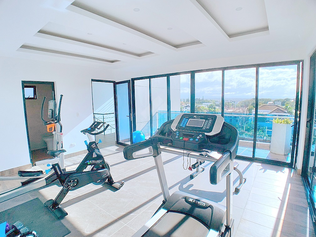 apartamentos - PRIMER PISO PATIO PRIVADO Y GIMNASIO CERROS GURABO 1