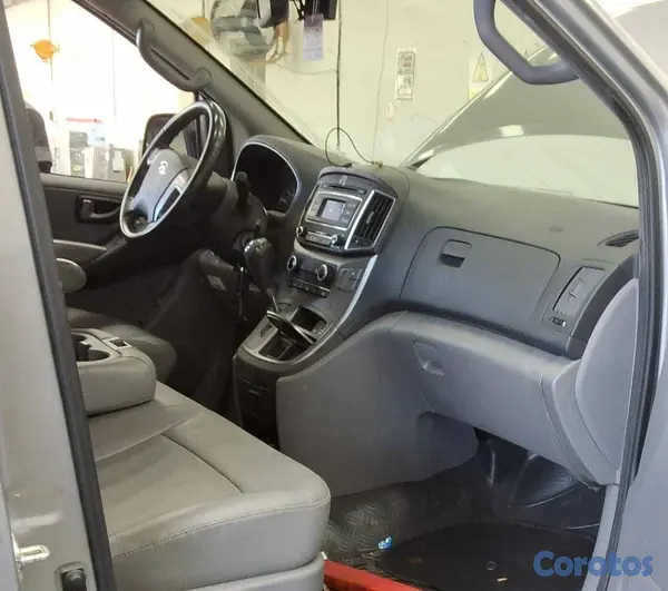 otros vehiculos - HYUNDAI GRAND STAREX 2021 GRIS 10