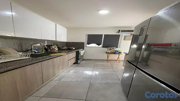 casas - Vendo Casa en la Av. Independencia 10