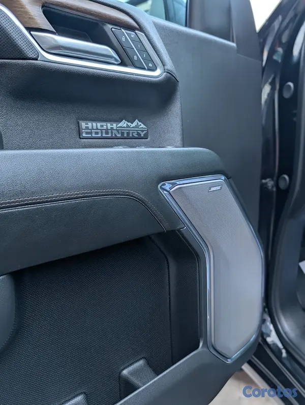 jeepetas y camionetas - CHEVROLET SILVERADO HIGH COUNTRY 2024  10
