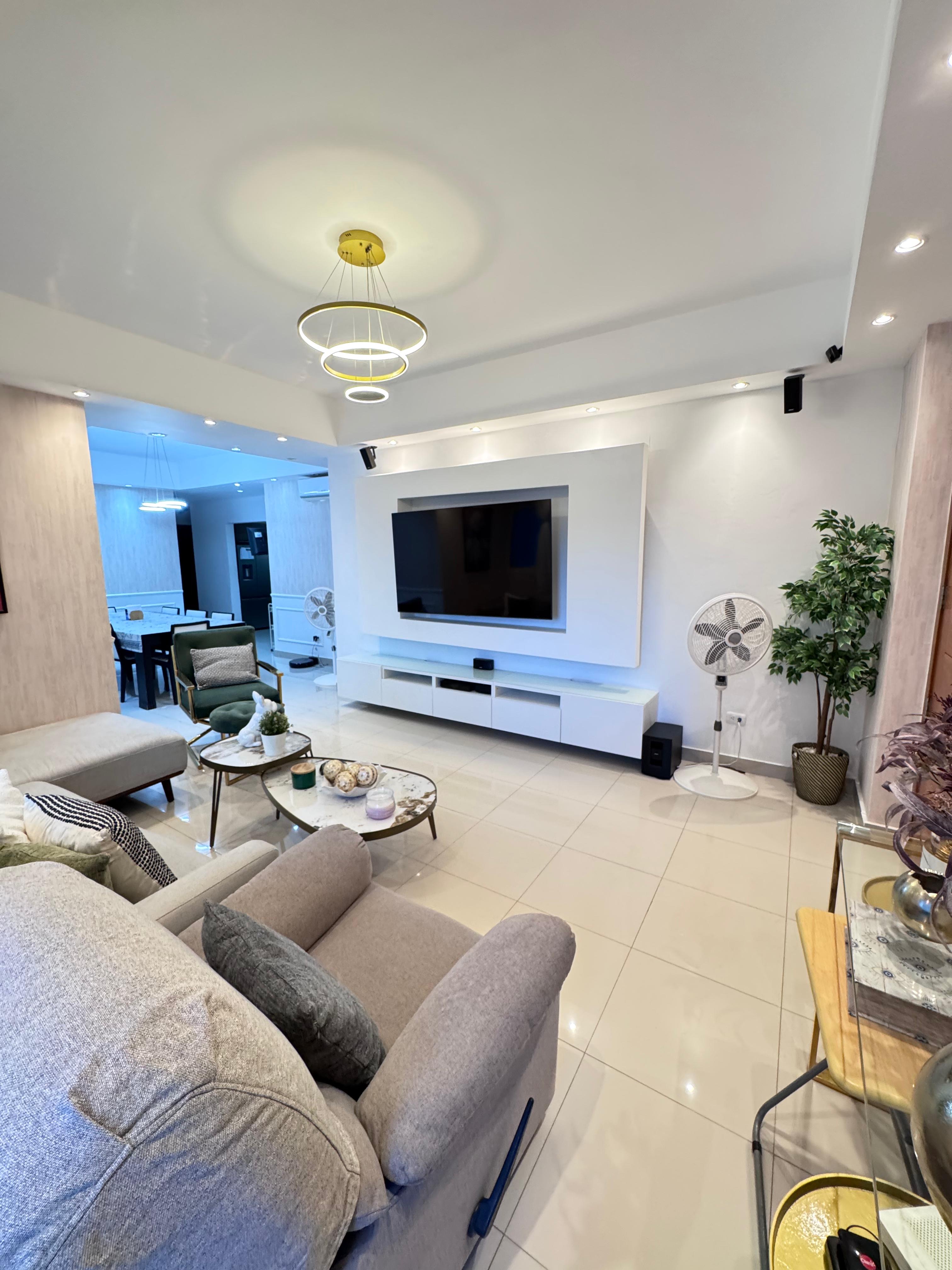 apartamentos - Vendo Evaristo morales piso 6 dos hab 2.5 baños do 2