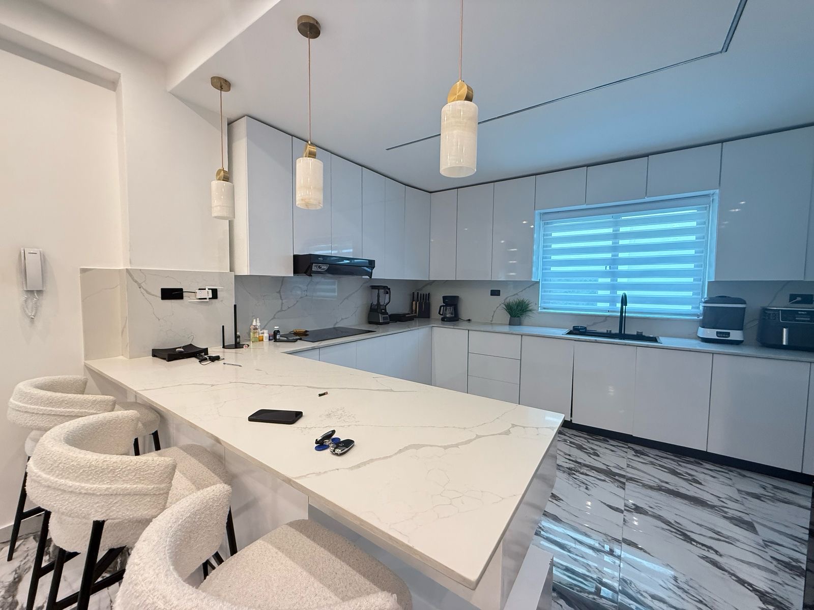 apartamentos - Vendo renacimiento Ph tres hab con su baño 3 parqu 1