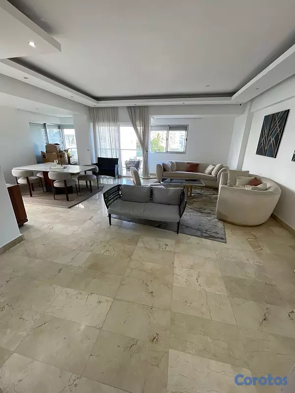 apartamentos - vendo Evaristo Morales piso 4 tres habitaciones con su baño 3 parqueos balcón  2