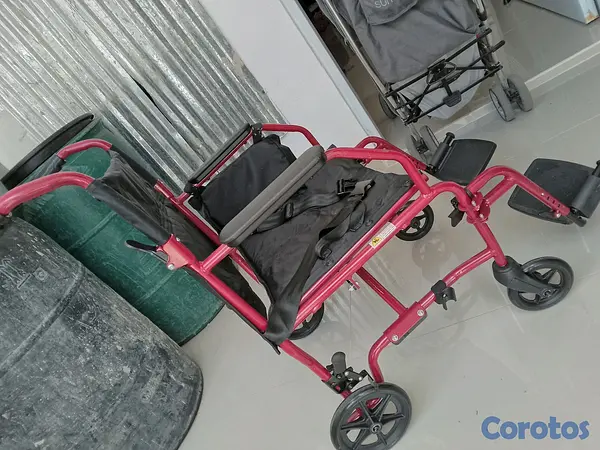 Salud y Equipamiento Médico - Silla de ruedas 2
