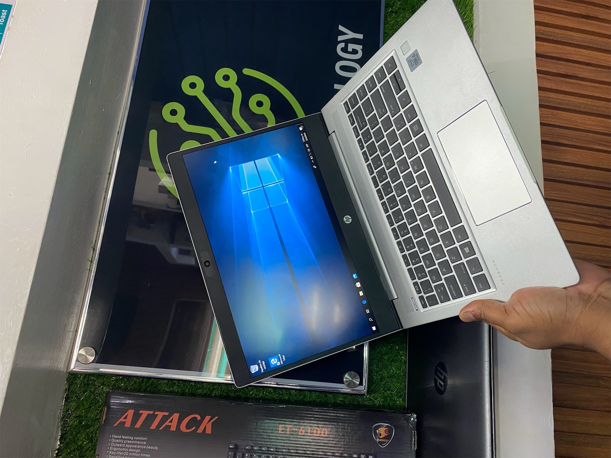 computadoras y laptops - HP PRO BOOK 640 G7  6
