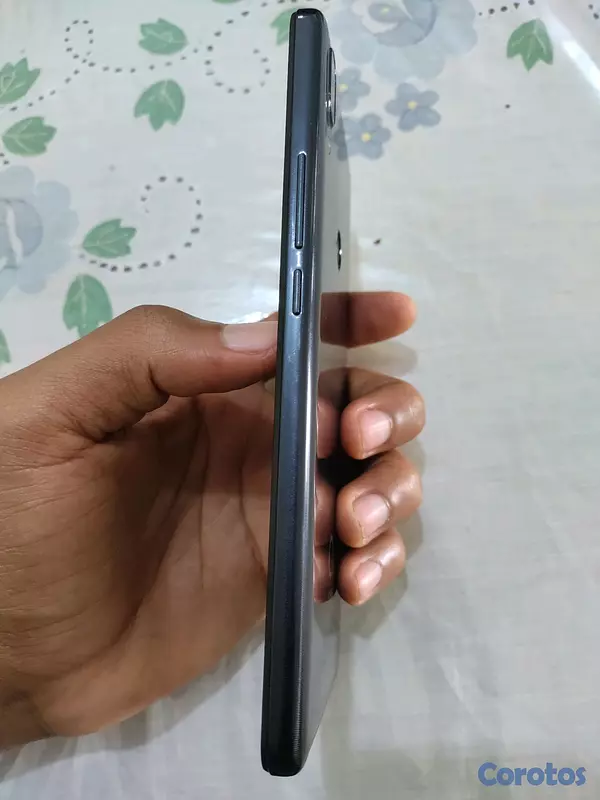 celulares y tabletas - Alcatel 3V 32GB desbloqueado pantalla grande  4